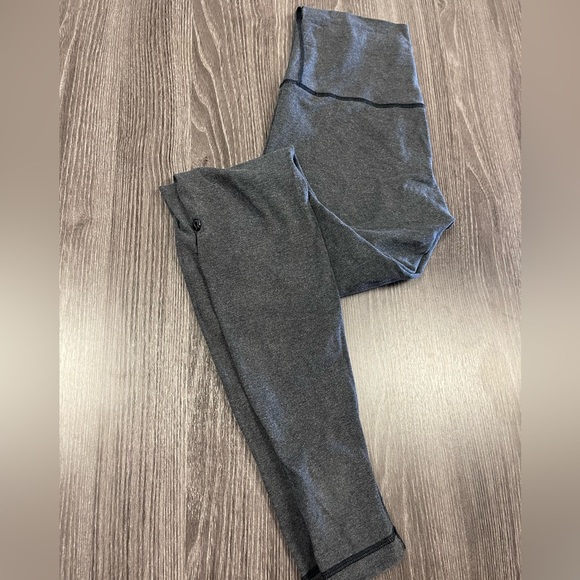 lululemon athletica Pants - Lululemon high rise cotton WU calf logo Sz 6